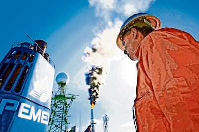 Caen 66% ganancias de Pemex en primer semestre y aumenta el saldo de la deuda