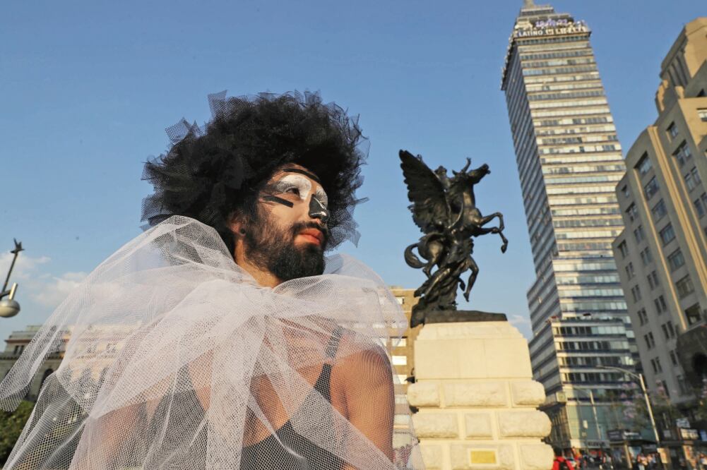 Mikonika Q Love, a quien recientemente se le fue negado el acceso al Museo Memoria y Tolerancia, participará en esta actividad junto con otras artistas drag. (JUAN CARLOS REYES GARCÍA. EL UNIVERSAL)