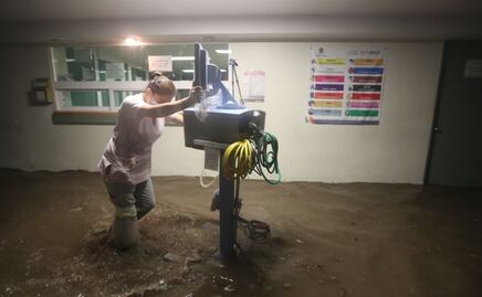 Es la tercera vez que se inunda, han hecho reparaciones “absurdas”: enfermera de Hospital de Atizapán 