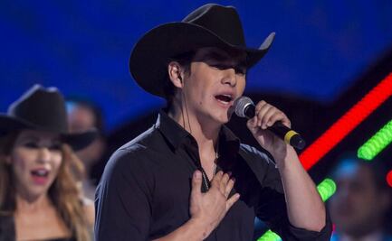 Julián Figueroa recibe homenaje en Hollywood: aparece en video cantando en inglés