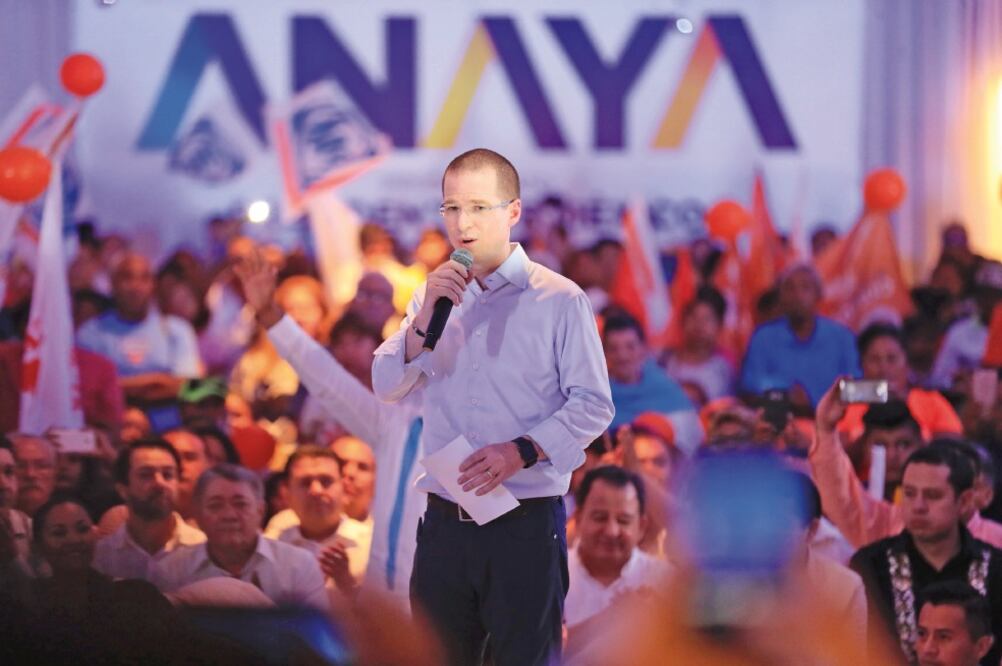 El precandidato presidencial del PAN-PRD-MC, Ricardo Anaya, en una reunión con militantes en el hotel Grand Plaza Acapulco. (IRVIN OLIVARES. EL UNIVERSAL)