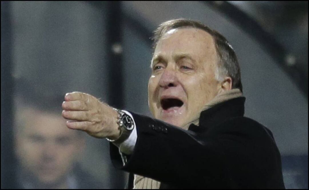 Dick Advocaat aceptó el riesgo de comandar a una comprometida Holanda. AP