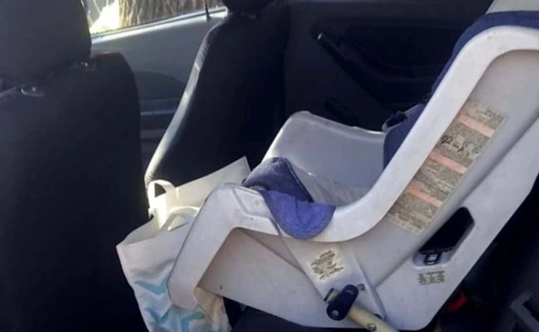 La policía de La Plata rescató a un bebé de una año y medio que estaba encerrado en un auto mientras su mamá estaba en un centro de estética.