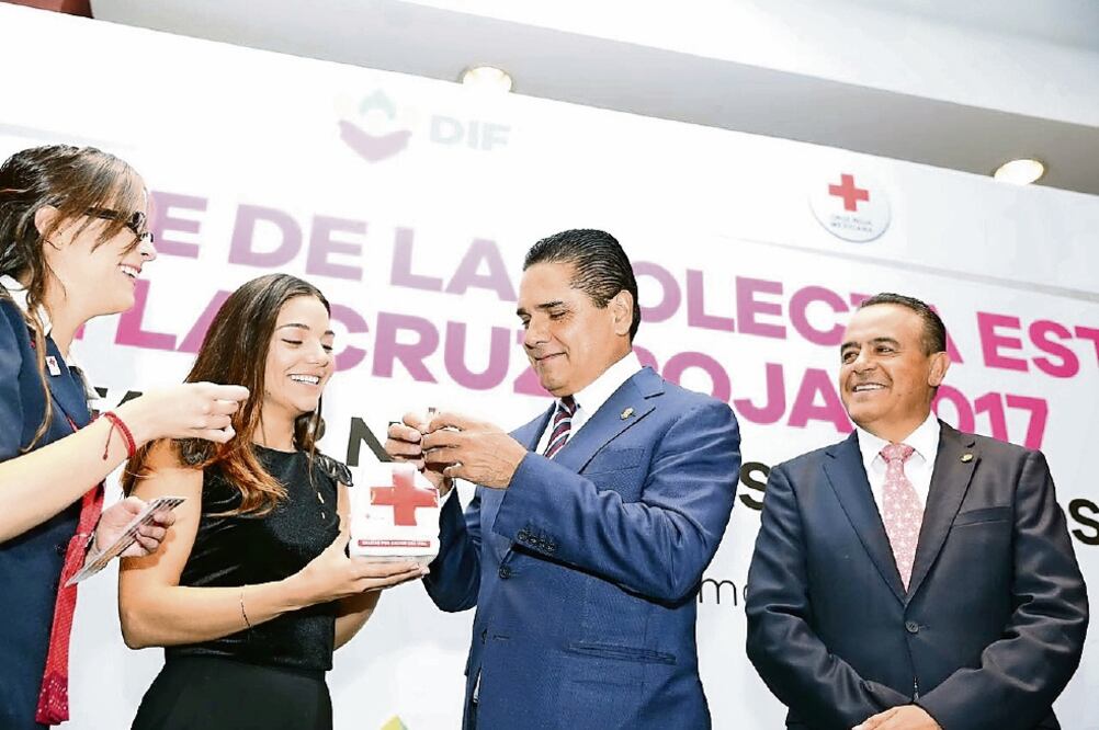 En la Casa de Gobierno, Silvano Aureoles manifestó que la Cruz Roja es una institución de consuelo en muchas circunstancias adversas de la vida (GOBIERNO DE MICHOACÁN)