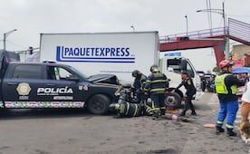 Accidente de patrulla en Iztapalapa; 10 policías del agrupamiento Ateneas resultan lesionadas tras choque con camión