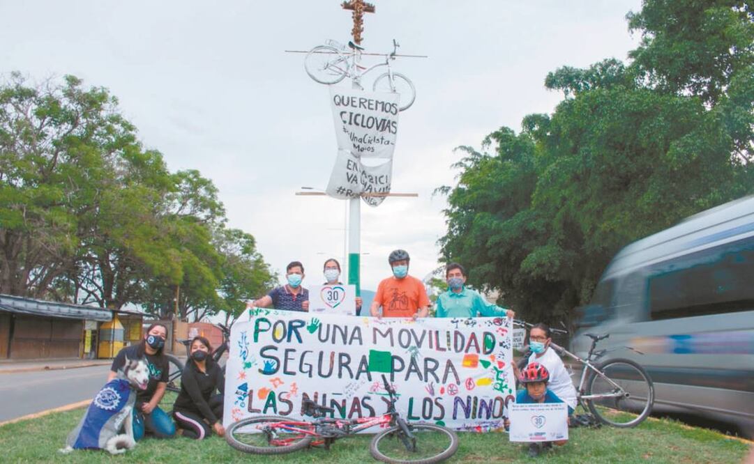 El grupo Gaby Bici Blanca está integrado por cerca de 20 ciclistas, quienes brindan apoyo legal y terapéutico a otras personas que son víctimas colaterales de accidentes viales. Fotos: Cortesía.