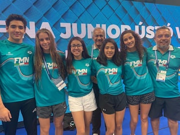 Federación de Natación se autopromociona en uniformes y olvida a Mexico