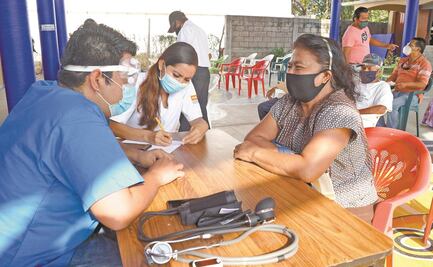 Llega vacuna a un pueblo sin médicos ni agua potable 