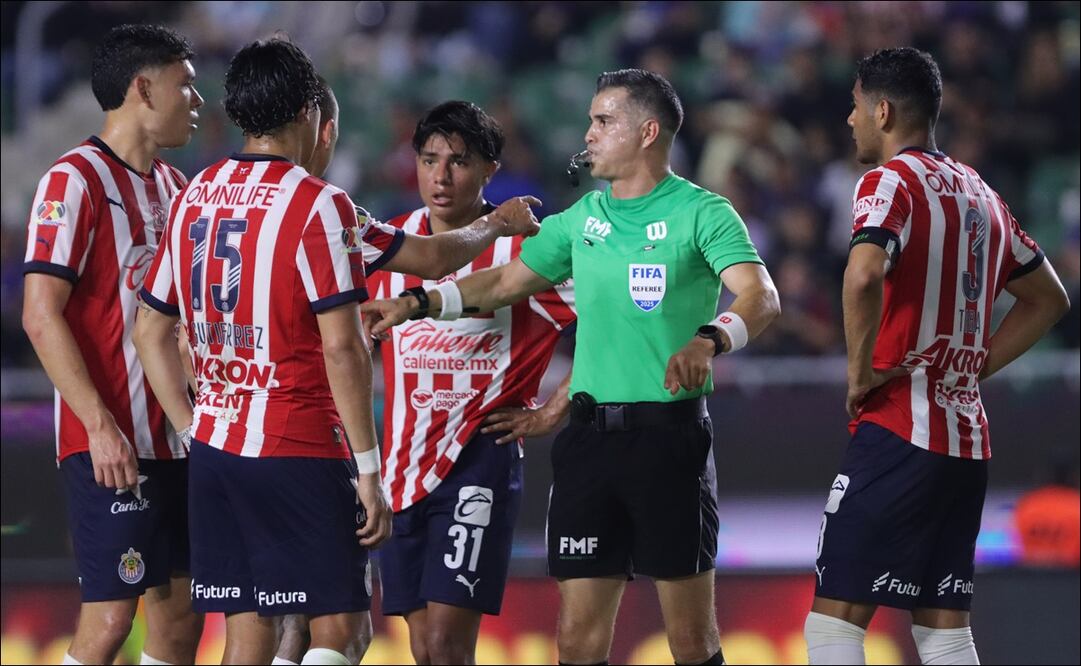 Chivas dejó ir la victoria ante Mazatlán FC y se aproxima de manera peligrosa a un nuevo fracaso / FOTO: Imago7