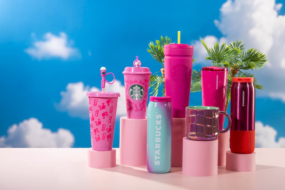Starbuck y Barbie crearon 9 diseños para la línea única de accesorios que representan la esencia de la muñeca más glamourosa de todos los tiempos. Foto: Cortesía Starbucks