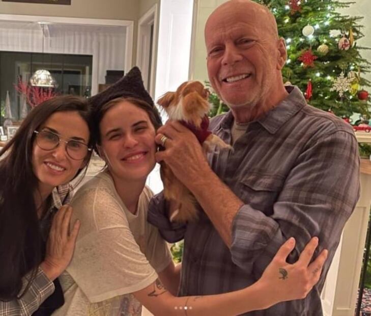 Las emotivas fotos navideñas de Bruce Willis con Demi Moore y su familia