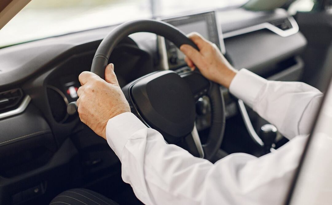 Vuélvete un experto al manejar tu carro automático. Foto: freepik