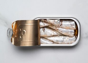 El tipo de pescado en lata que trata las deficiencias nutricionales como la anemia