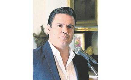 Ex gobernador presume obras... inconclusas