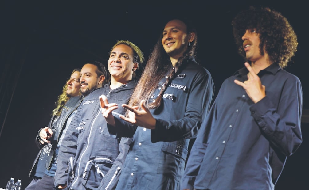 El “Gallito feliz” se reunió ayer con la prensa para hablar del tercer disco de su banda metalera La Esfinge, que es otra de sus facetas. Foto: EFE