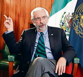 UNAM presenta medidas para ayudar a alumnos deportados de EU