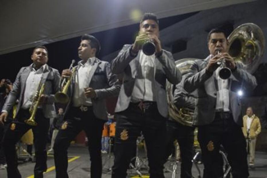 Piden más presentaciones a la "banda de la gasolina"