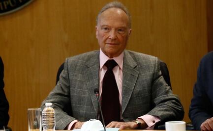 Gertz Manero sale de San Lázaro sin declarar sobre investigación de la UIF por enriquecimiento