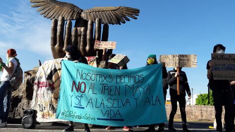 Protestan en Michoacán por visita de AMLO