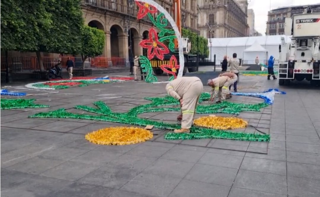 CDMX enciende el espíritu navideño; avanzan los trabajos de alumbrado en edificios del Zócalo. Foto: Captura de pantalla