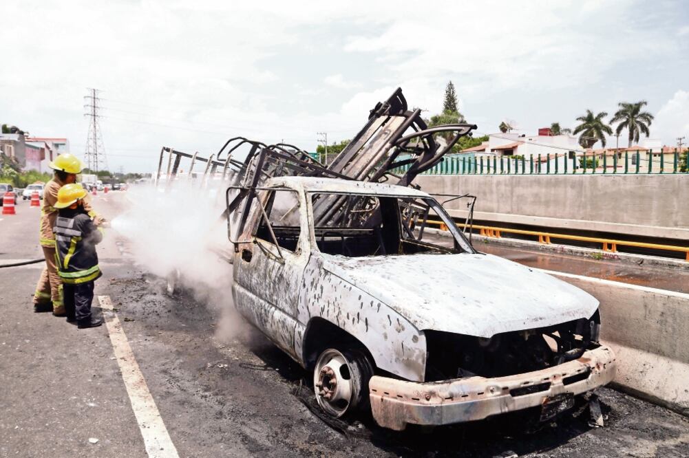 Graco y "Cuau" se unen contra SCT por socavón