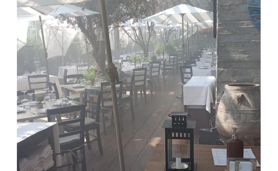 Incendio en un restaurante de la Plaza Artz Pedregal en CDMX (05/02/2025). Foto: Especial