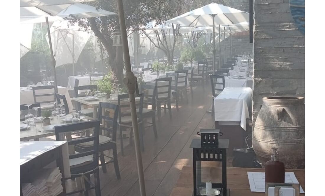 Incendio en un restaurante de la Plaza Artz Pedregal en CDMX (05/02/2025). Foto: Especial