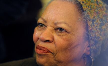 Toni Morrison, first African American female author to win Nobel Prize, dies at 88