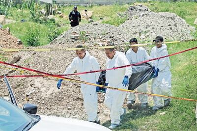 Encuentran fosa clandestina con dos cuerpos en "El Salto"