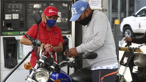 ¿Por qué Maduro decidió poner fin a décadas de gasolina "gratis" en Venezuela?