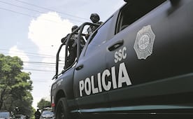 Decomisan 200 cajas de productos importados en la colonia Centro; conductor no acredito su procedencia