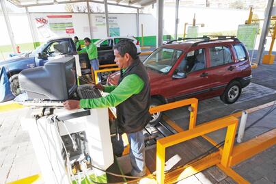 Condicionan verificación a pago de fotomultas en Edomex