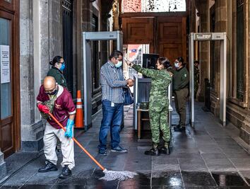 Fase mayor por pico de contagios de Covid-19 no detiene a capitalinos