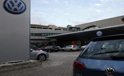 Alemanes no descartan comprar autos de Volkswagen