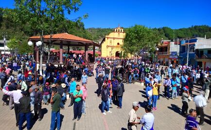 Realizan elecciones por usos y costumbres en Oxchuc, Chiapas