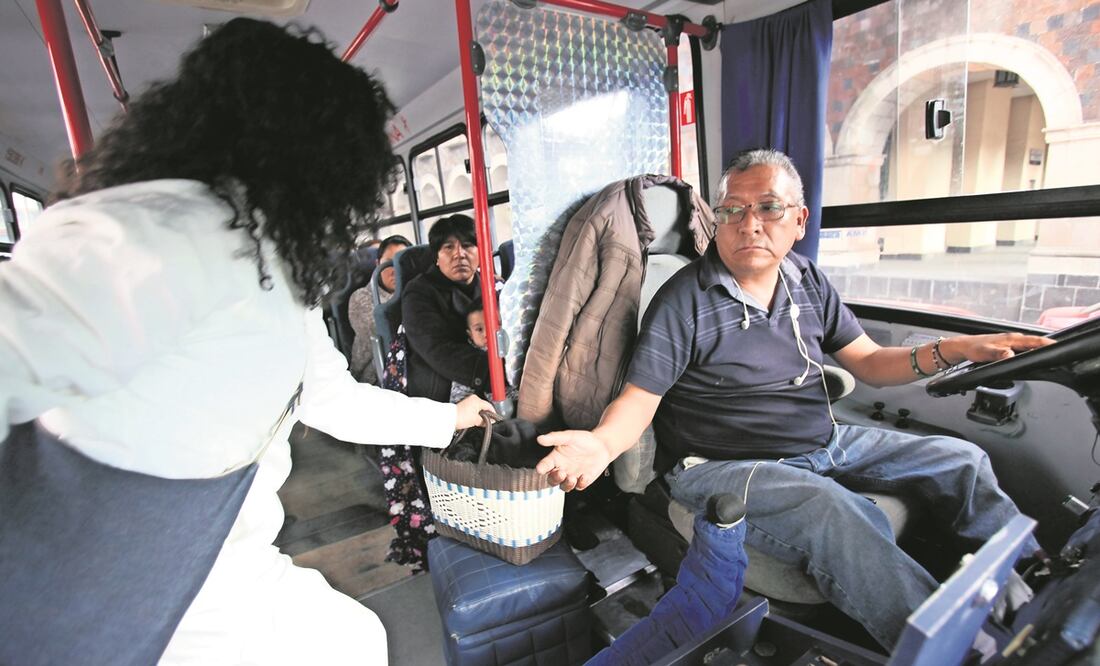 El presidente de la Federación Auténtica del Transporte (FAT) reveló que choferes de sus unidades, llamadas “rutas”, conducen drogados y varios de ellos requieren ayuda para enviarlos a rehabilitación. Foto: Archivo / EL UNIVERSAL.