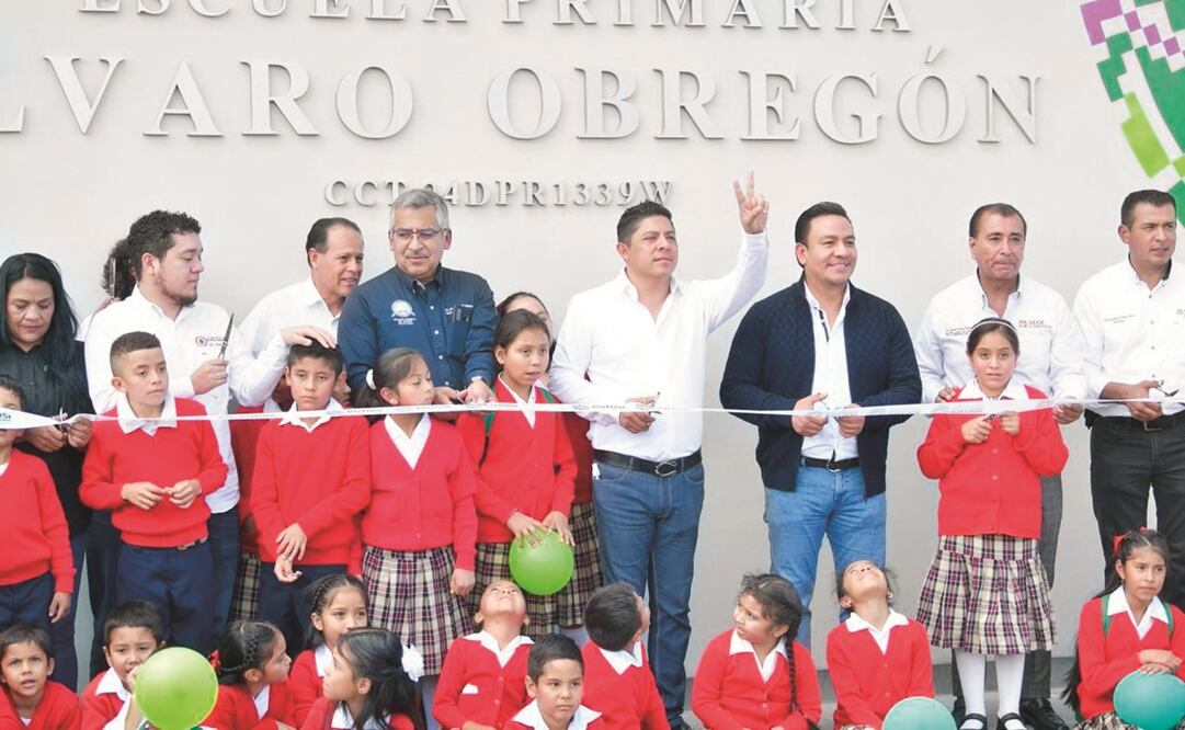 El gobernador Ricardo Gallardo dijo que en la primaria Álvaro Obregón se invirtieron 8 millones de pesos. Foto: ESPECIAL