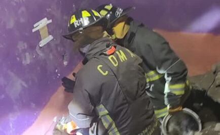 Muere una persona al quedar atrapada en un derrumbe dentro de casa en Azcapotzalco