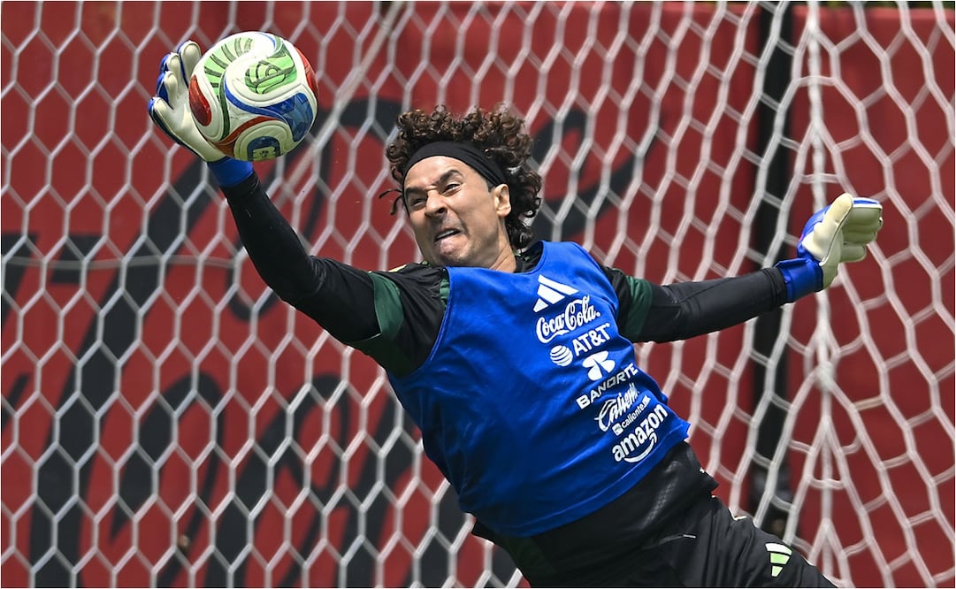 FOTO: IMAGO7 - FIFA presume a Guillermo Ochoa por su sexto Mundial: "Otro capítulo más a su historia"