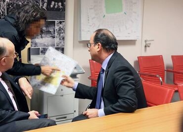 Hollande preside reunión de gabinete de seguridad en París