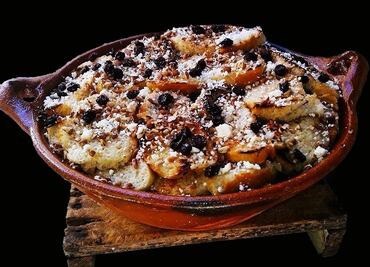 De qué está hecha la capirotada de Día de Muertos