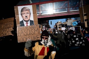 Pese a bajas temperaturas, cientos protestan en en Mineápolis contra redadas; "fuera ICE", exigen  