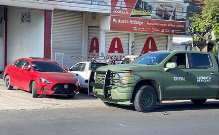 Elementos de la Fiscalía de Sinaloa catean taller al oriente de Culiacán; localizan cinco vehículos con reporte de robo