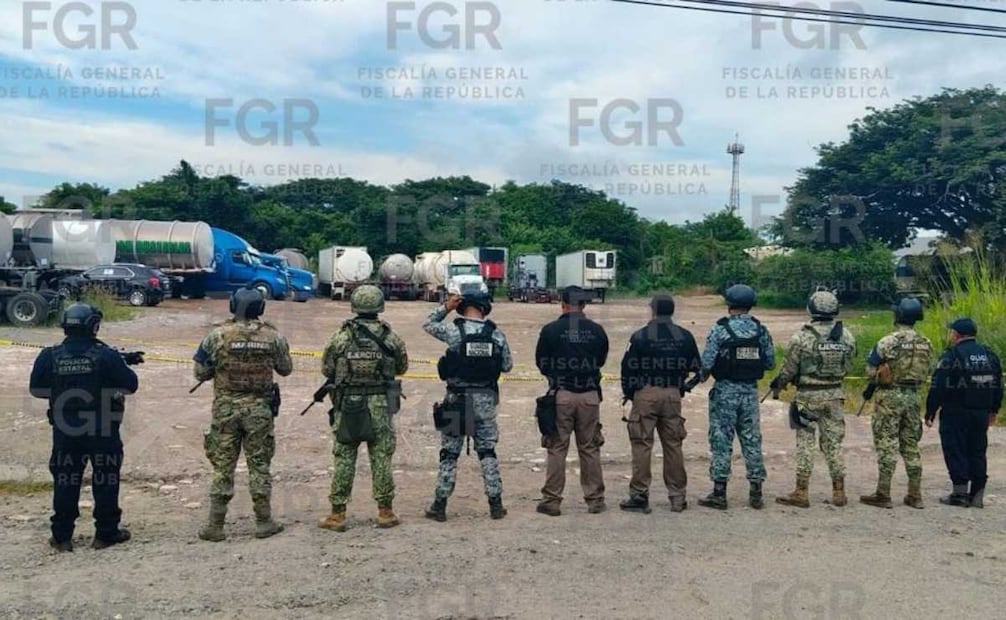 Fueron localizados desde tractocamiones, remolques, camionetas, hasta motocicletas. 03/09/2026. | Foto: Cortesía FGR.
