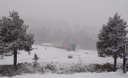 Nevado de Toluca se pinta de blanco por primera nevada del año