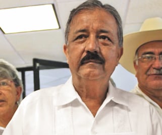 Ante ley seca, edil “vende” cerveza sin saberlo