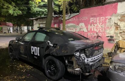 Policías de Investigación estacionan su patrulla en Azcapotzalco y se las queman