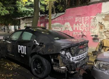 Policías de Investigación estacionan su patrulla en Azcapotzalco y se las queman