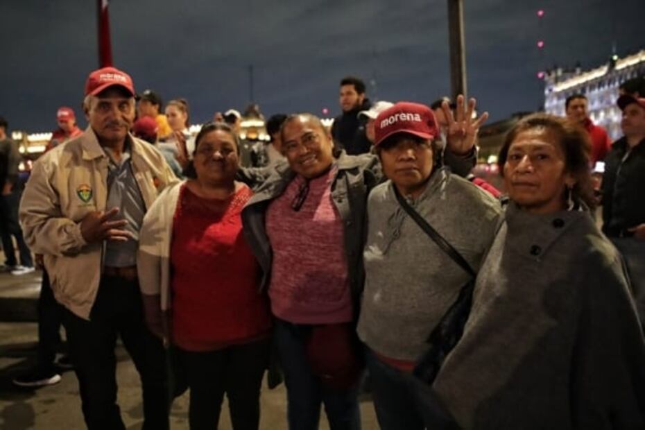 Llegan la noche del viernes primeros asistentes al Zócalo para mitin de AMLO del 18 de Marzo