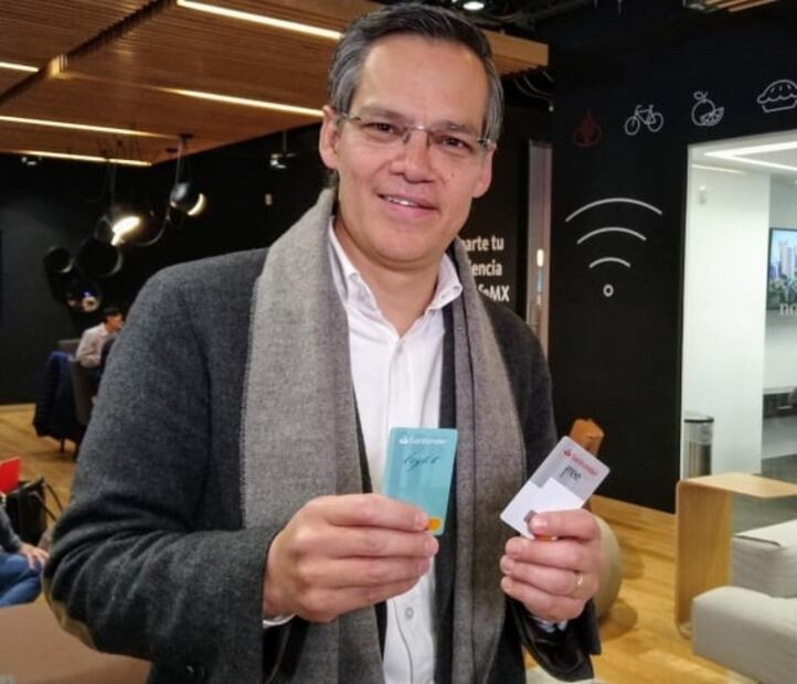 Ante fraudes, Santander borra los números en sus tarjetas